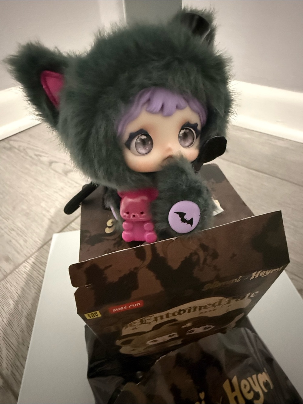 Nommi x Heyone The Entwined Fate “Nectar” Plush Doll Keychain w/ Box/Card - Picture 2 of 4